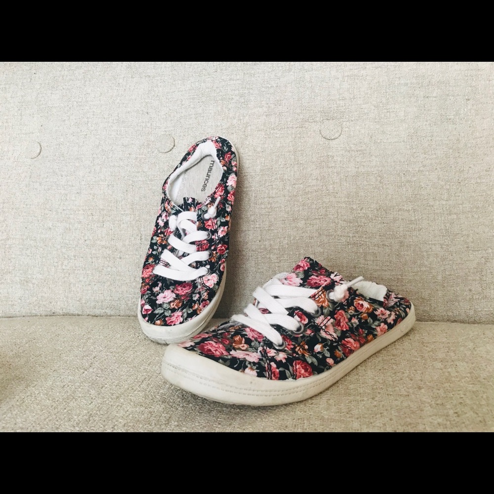 Flowered shoes